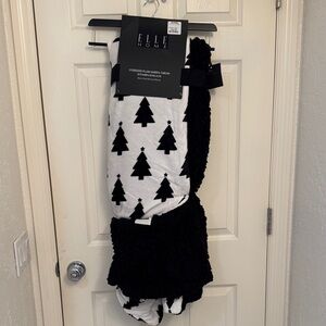 Elle Home Black and White Sherpa Throw